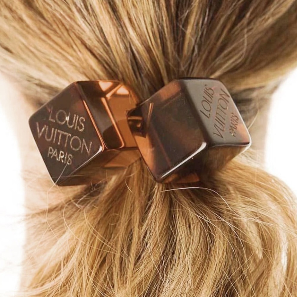 Louis Vuitton Vintage Lucite Hair Tie Cube bobble Set of 2 With Carrying Pouch - Picture 10 of 11